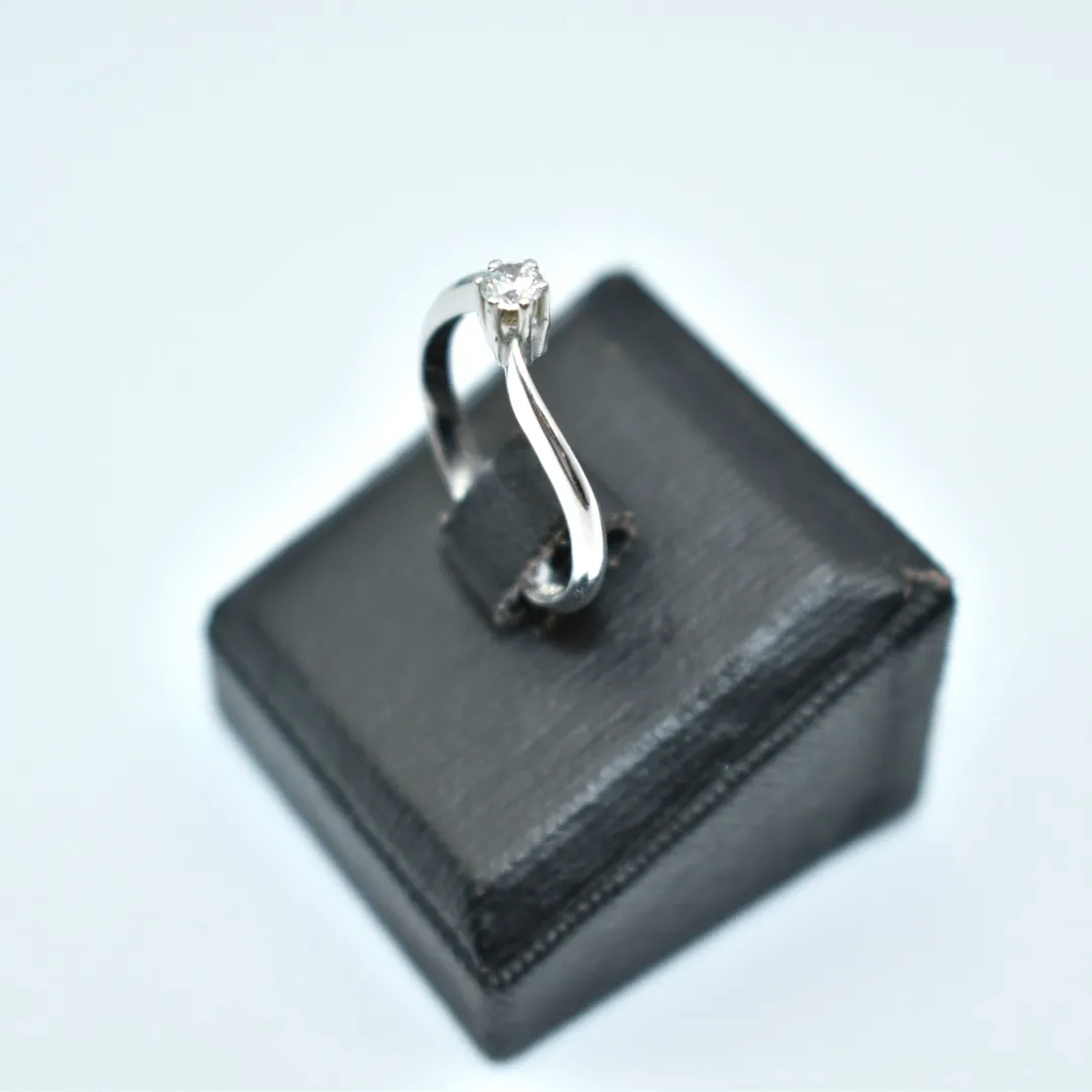 μονόπετρο λευκόχρυσο φλόγα